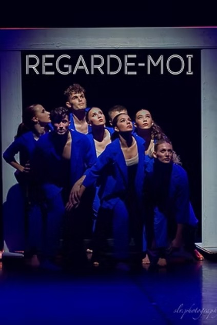 REGARDE MOI